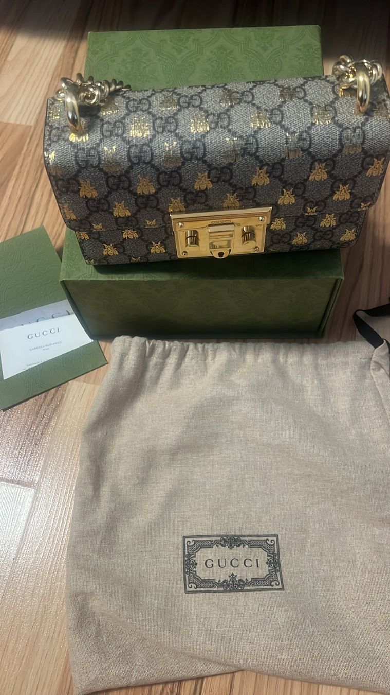 Gucci Borse da donna: Wunderschöne Gucci Padlock Small GG Schultertasche – Nuovo (secondo la descrizione) da Ostermundigen venduto da emi_pbs6 5