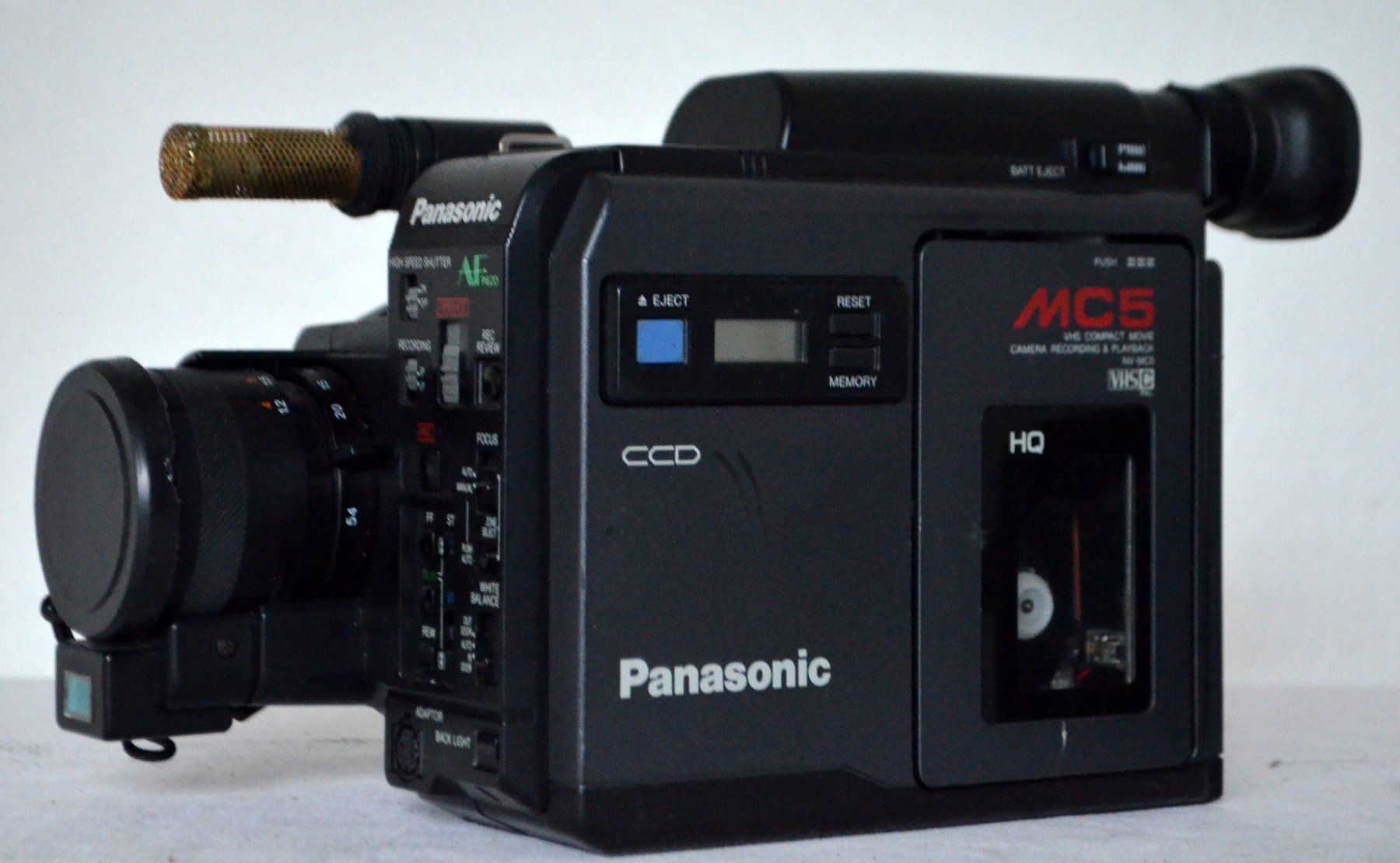 Panasonic Videocamere: Panasonic NV-MC5E Camcorder / caméscope VHS-C – Usato da Collonges venduto da arashee 5