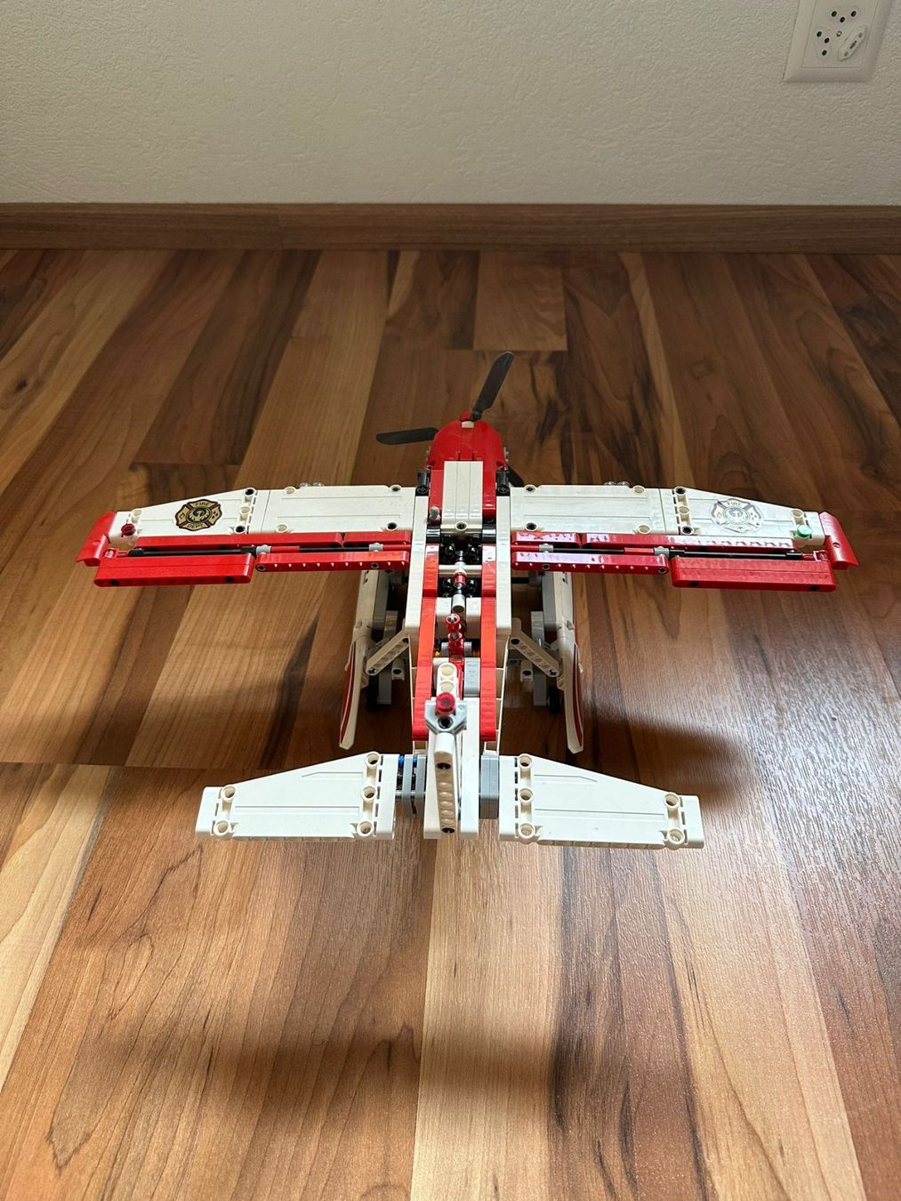 Lego Kit di costruzioni: Lego Technic Avion de Pompier 42040 Plans avec – Usato da Vétroz venduto da enz_gr95 1