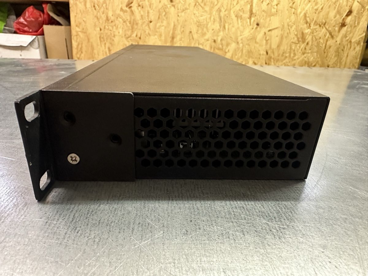 Zyxel Hub & Switch: ZyXel GS1900-24 Port Managed Switch – Usato da Luzern venduto da FrankGroebel 3