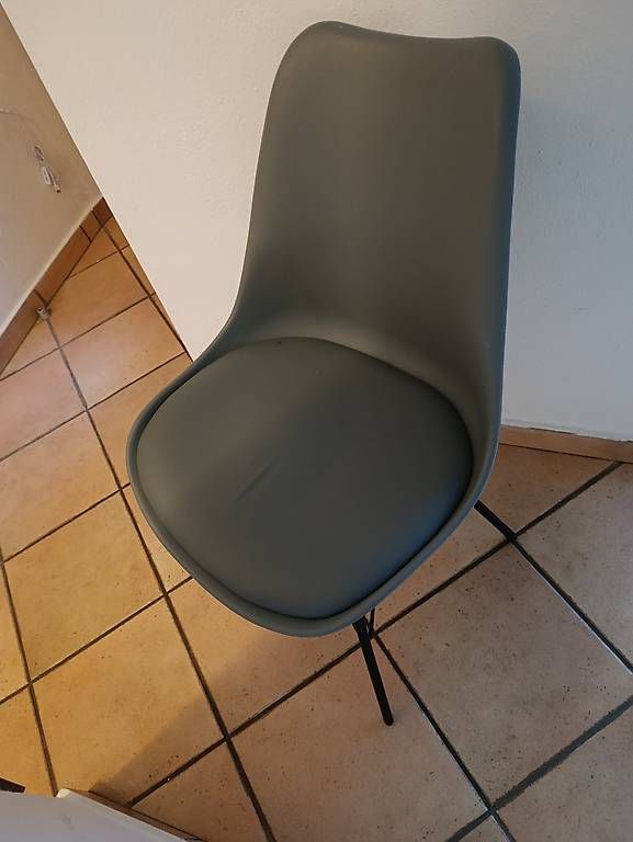 Chaises: Esszimmerstühle  – D'occasion à Barbengo par ajo_t2x5 2