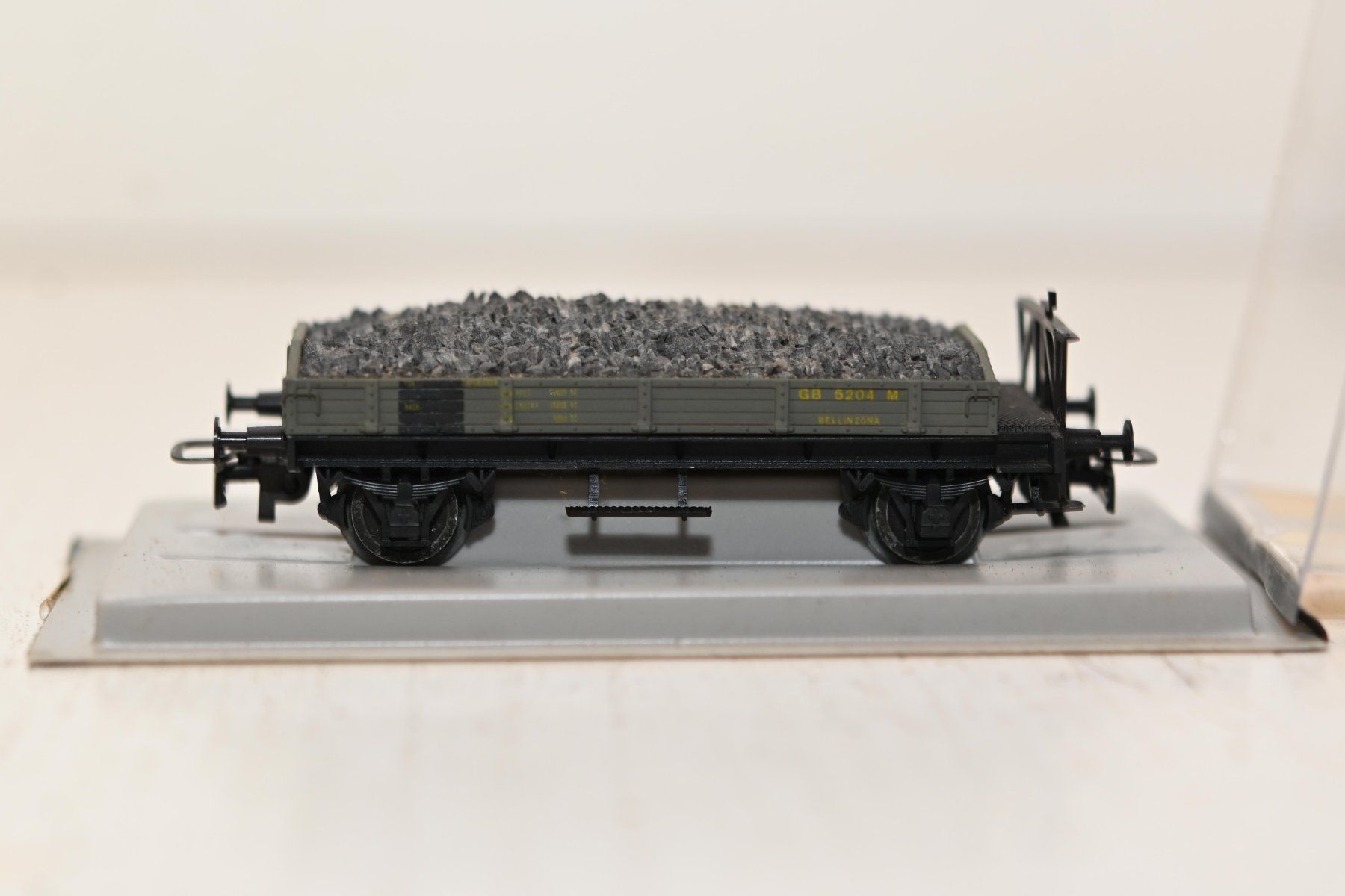 Modellini di ferrovie: Modellbahn Waggon beladen Ruco HO/AC – Usato da Laupen ZH venduto da Zmoewe