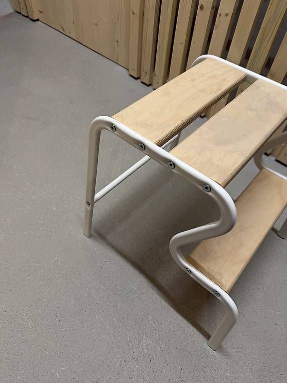 Tabourets: Marchepied IKEA GRUBBAN – D'occasion à St-Gingolph par chr_5gtw