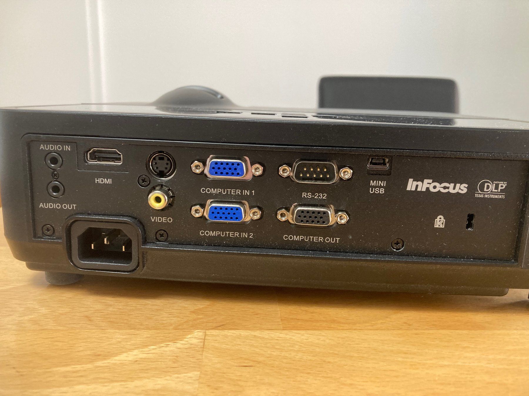 Infocus Vidéoprojecteurs: Beamer Infocus IN126 – D'occasion à Langendorf par djlefreak4u 2
