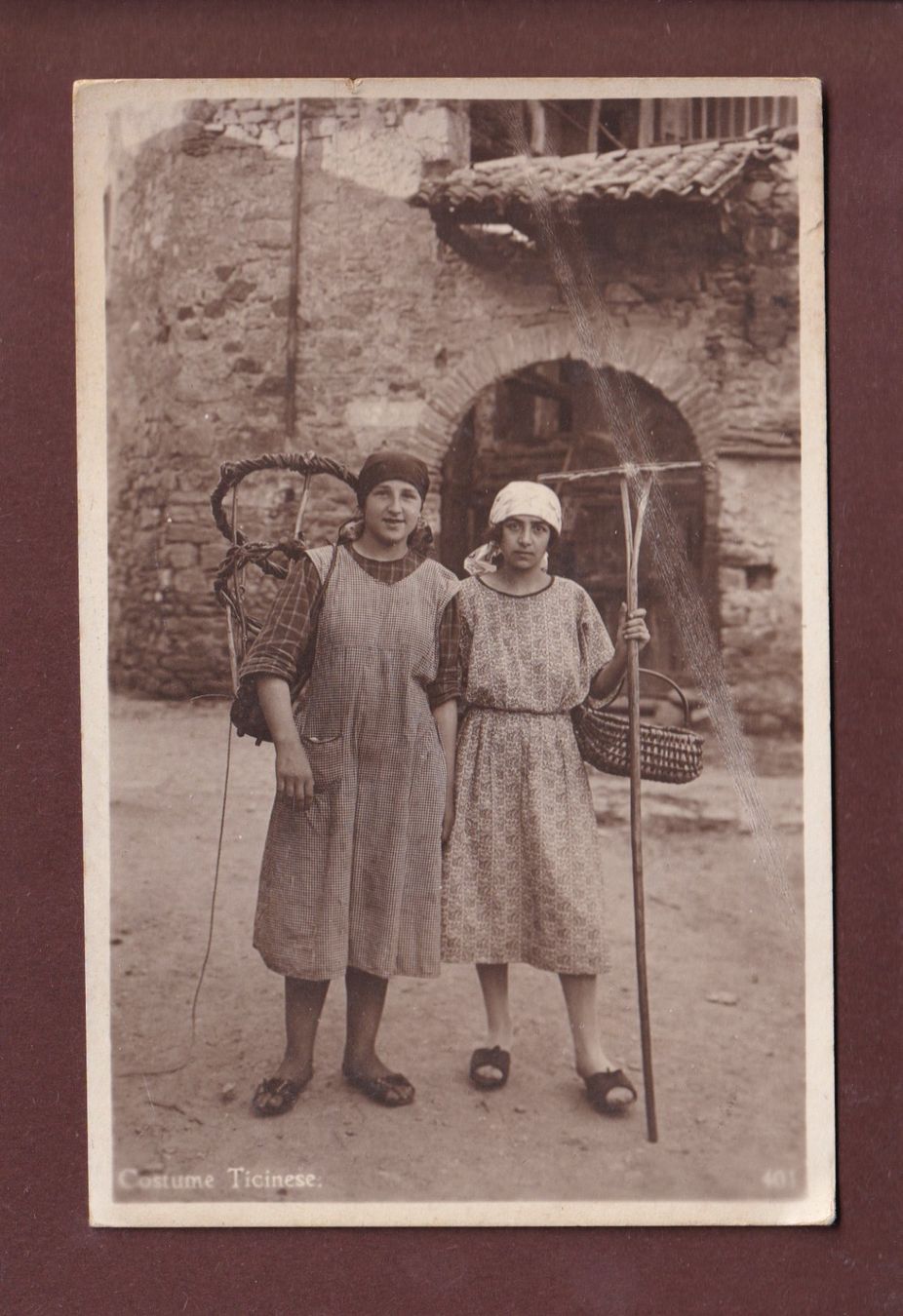 Cartoline postali: TICINO - Costume – Usato da Pully venduto da nicecards