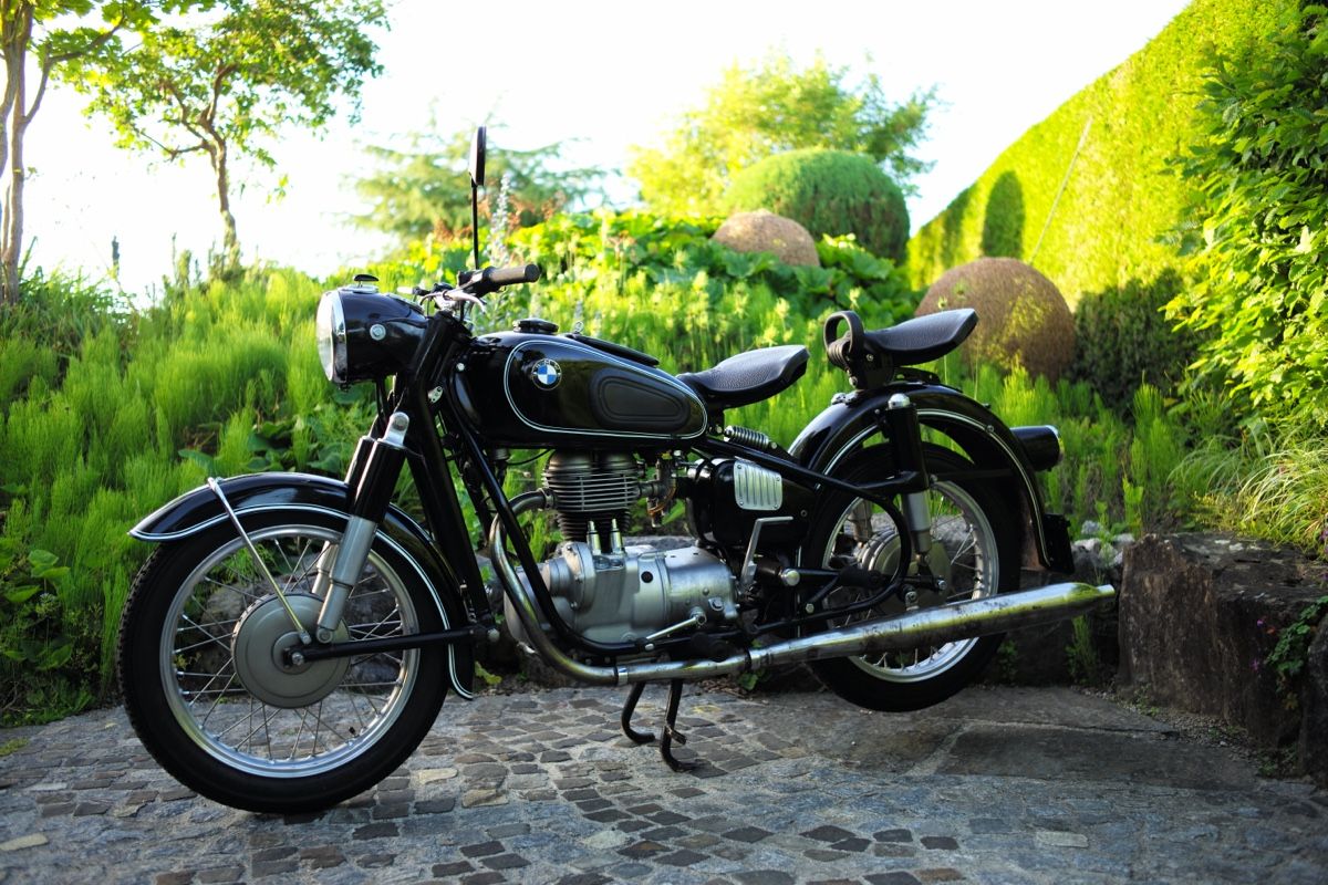 BMW Strada: BMW R27 Veteranen-Motorrad – Usato da Gossau SG venduto da VW-DeLuxe