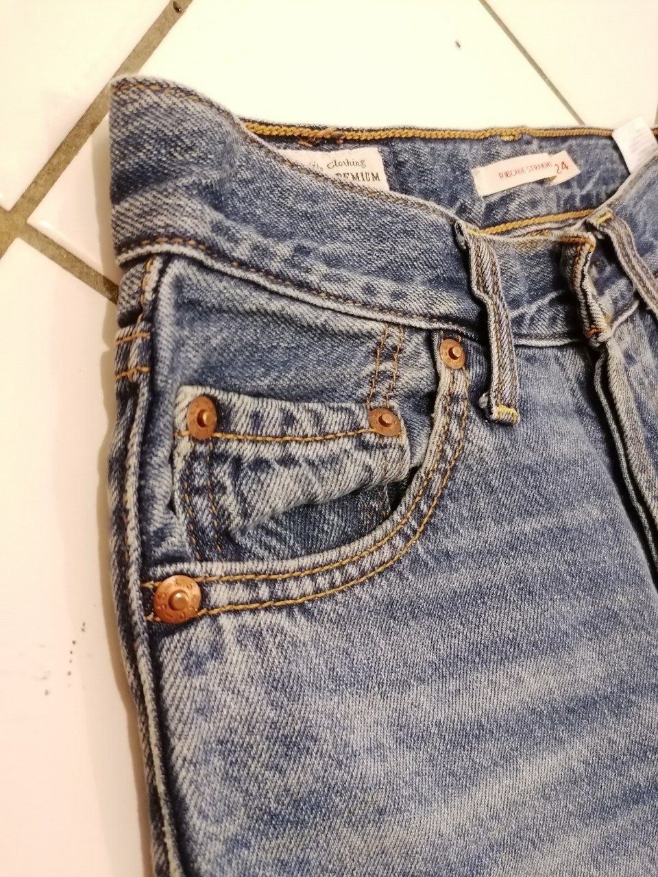 Levi's Jeans: Jeans Levi's W24 L27 – D'occasion à Ste-Croix par Sporchet 1