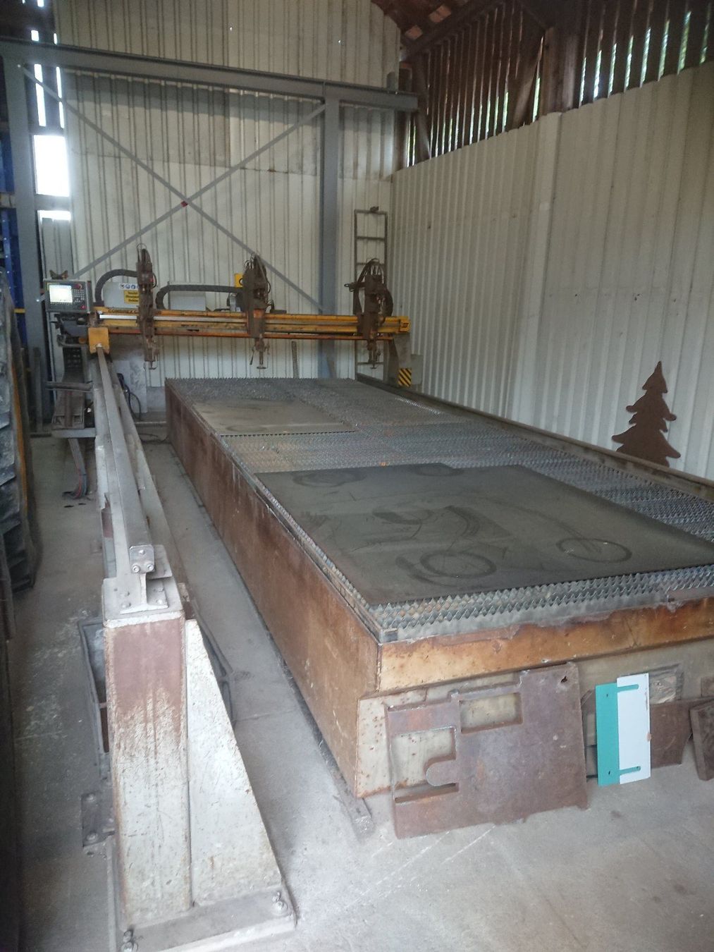 Esab Tutte le macchine: Plasmaschneidanlage ESAB – Usato da Wikon venduto da Goepfzuercher