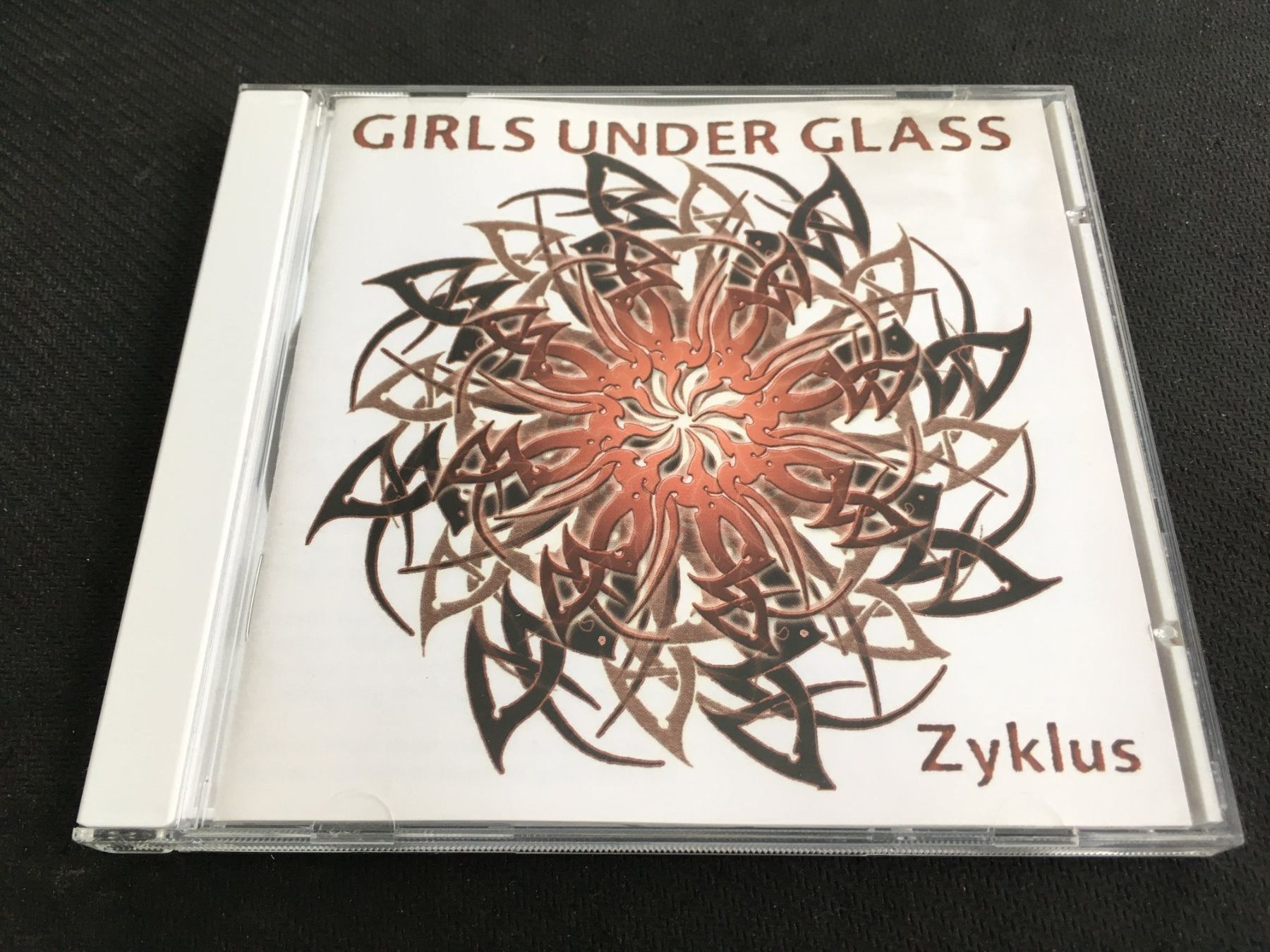 CDs: Girls under Glass - Zyklus -CD- – Gebraucht aus St.Gallen von MedienJoe