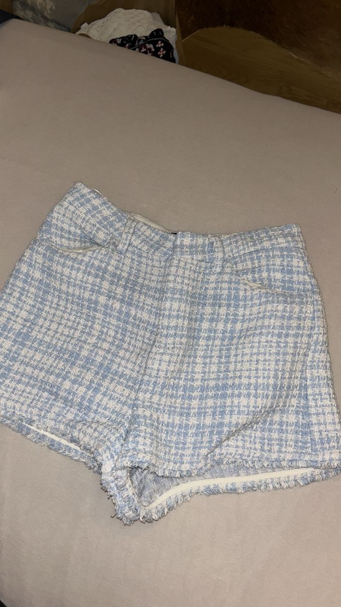 Zara Pantaloni: Tweed Shorts von Zara – Usato da Zürich venduto da han_fl5x