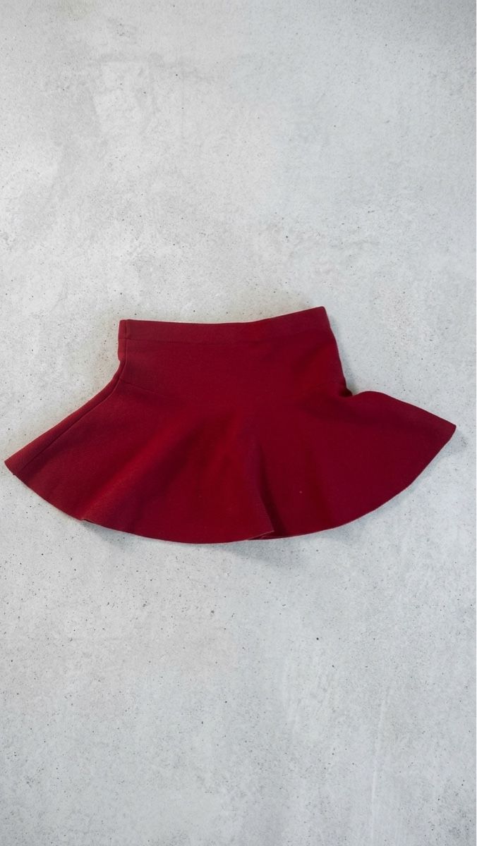Zara Gonne: Zara, Red skirt – Nuovo (secondo la descrizione) da Oberhasli venduto da ala_6fhc