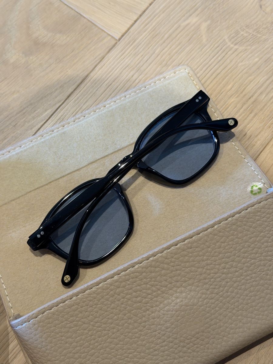 Occhiali & Lenti: Peter and May Sunglasses – Usato da Thalwil venduto da kirakirashop 3