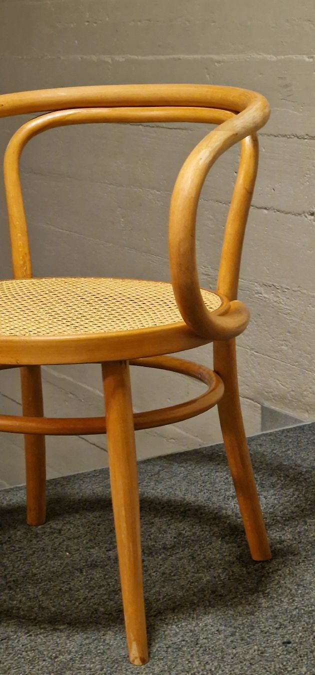Thonet Stühle: Marcel Breuer Bugholzstuhl 209 von Thonet – Gebraucht aus ZÜRICH von Arte-24 1
