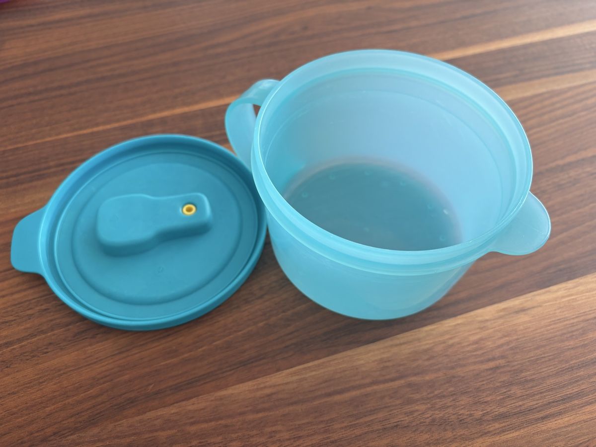 Tupperware Contenitori & Simili: Mikrowellen Tupperware mit Deckel – Usato da Safenwil venduto da MirjamG03 1