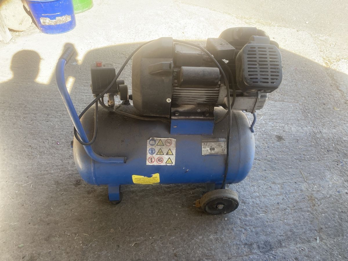 Compressori: Kompressor 50L defekt – Difettoso da Gipf-Oberfrick venduto da Fricktaler1803