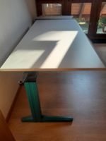 Schreibtisch mit Korpus