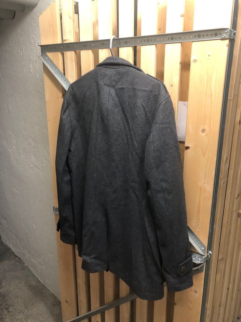 Mäntel: Trenchcoat mit Kokosknöpfen, Grösse L – Gebraucht aus Zürich von Green_Jazz 2