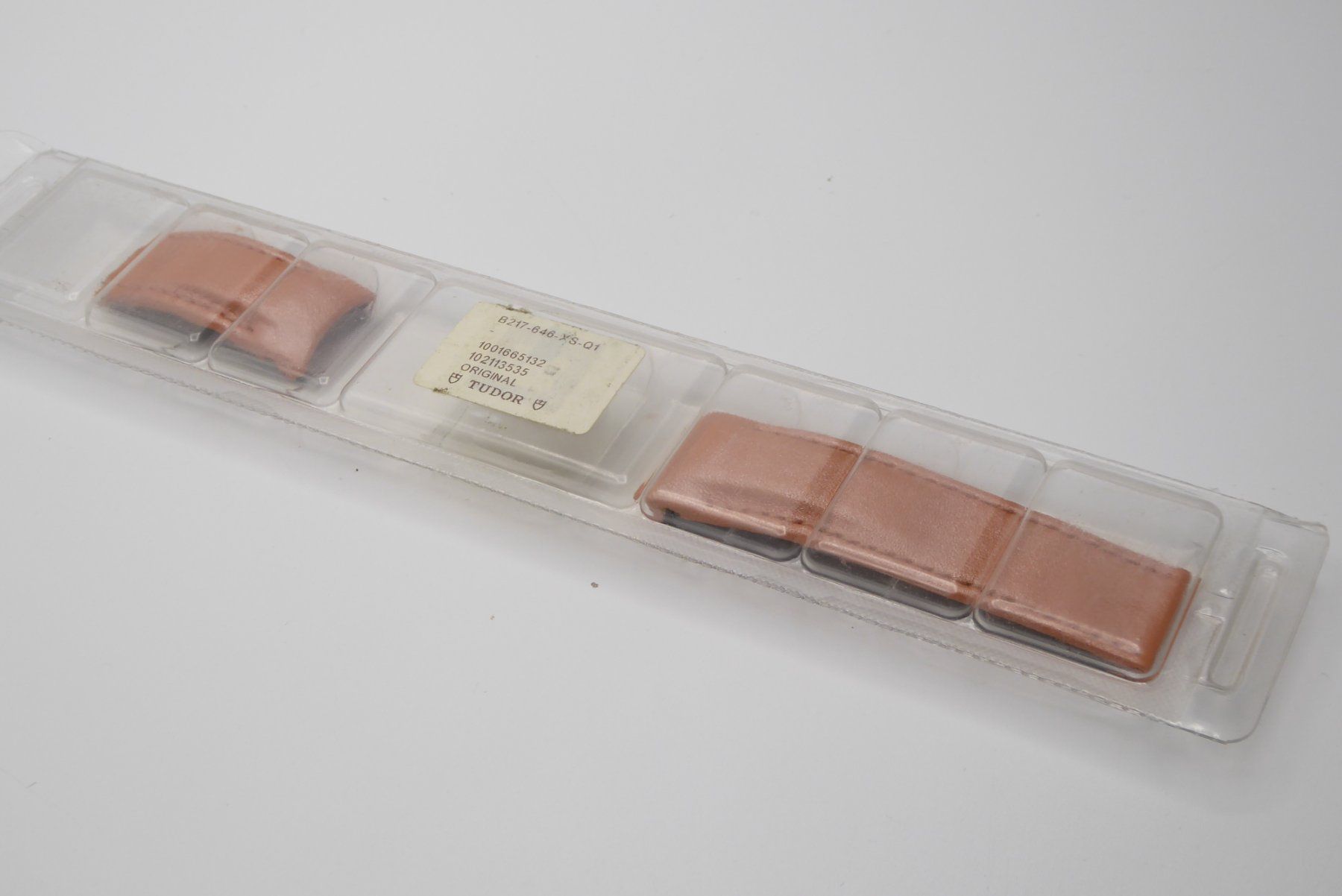Bracciali & Braccialetti: Tudor Prince date rose leather strap 20mm – Nuovo e nell'imballaggio originale da Geneve venduto da adr_xk6n