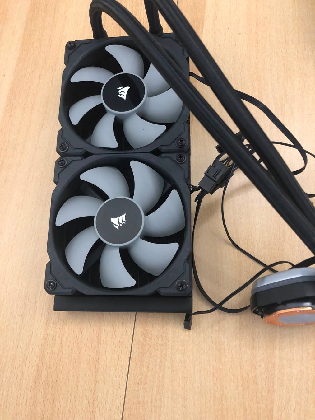 Corsair PCs: Vends système refroidissement liquide corsair – Defekt aus Corpataux von pfi_27t6
