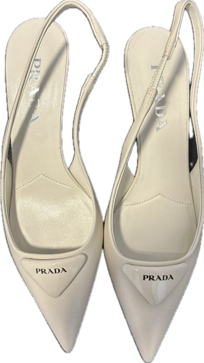 Prada Scarpe da donna: Prada White Leather Pumps – Usato da Chur venduto da Cuteclothes7k