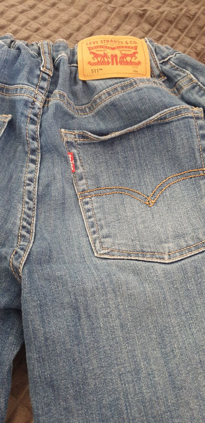 Levi's Pantaloni: Jeans Levi Strauss – Usato da Clarens venduto da fur_bxq2 3