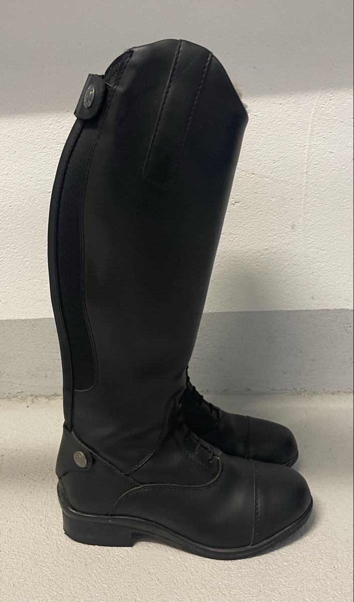 Scarpe per ragazzi: Gefütterte Reitstiefel – Usato da Hellbühl venduto da Forny1