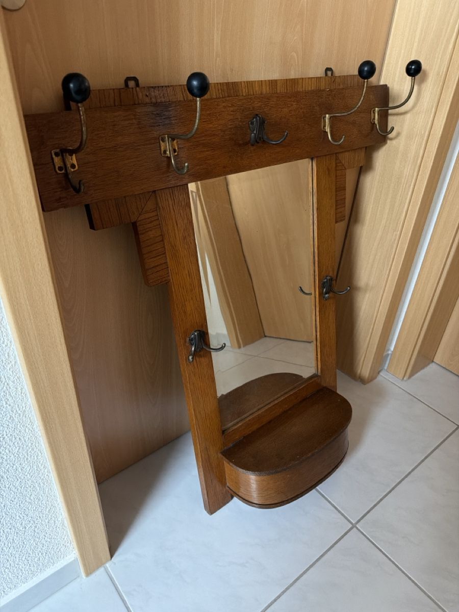 Garderobe: Wandgarderobe, Jugendstil, Schweizer Hersteller. – Gebraucht aus Biberist von Momo33 1