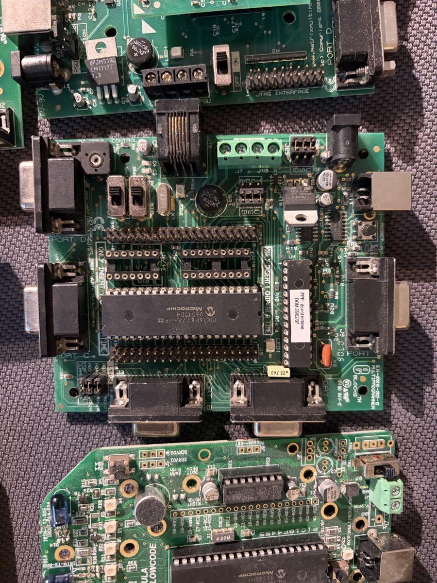 Componenti elettronici: Matrix E-Blocks Bundle – 17 Boards inklusive PIC-Programmer – Usato da St-Légier-Chiésaz venduto da jldr1273 6