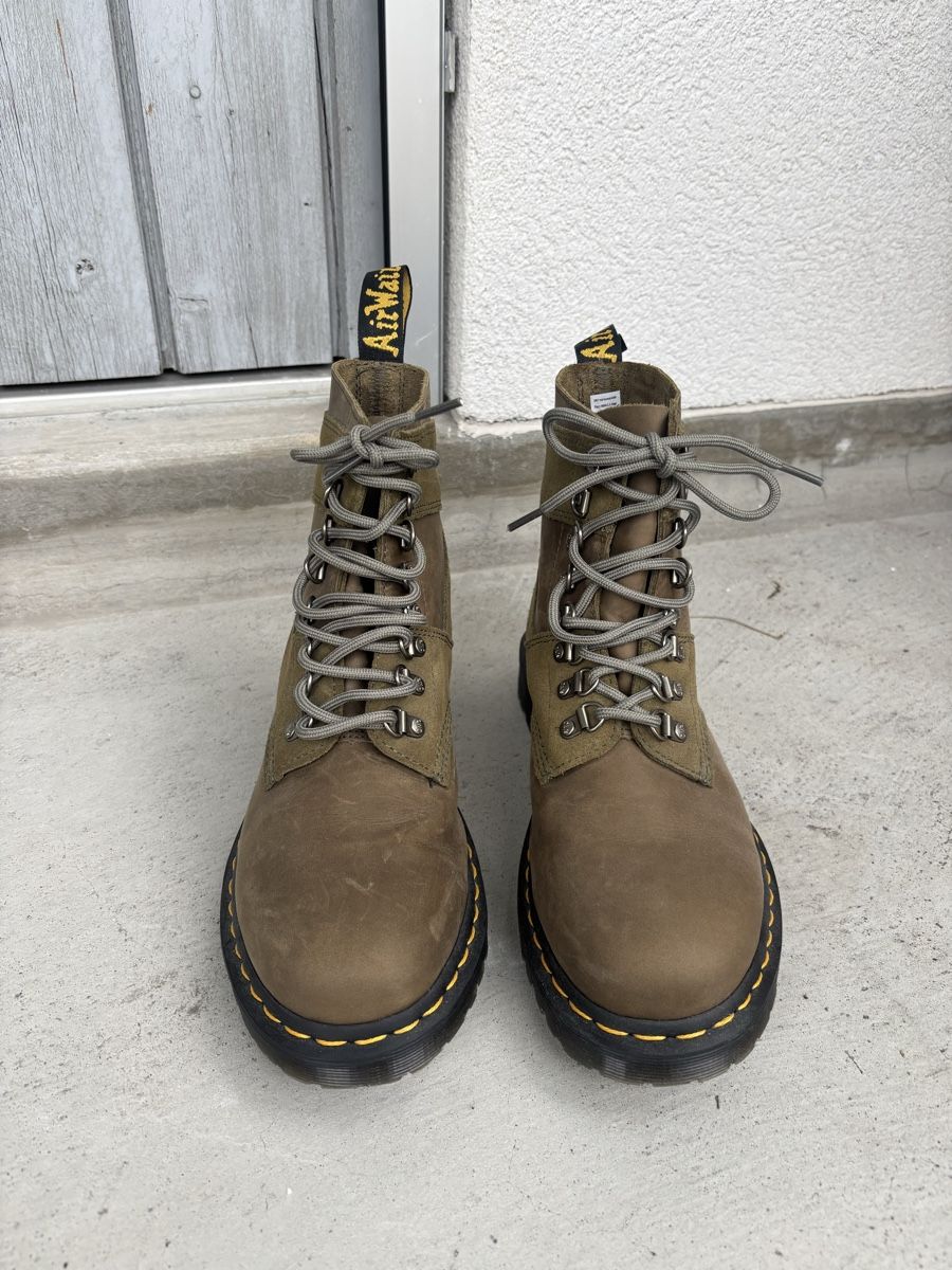 Dr. Martens Scarpe da uomo: Dr. Martens 1460 Pascal Streeter Suede Lace up Grösse 41 – Nuovo (secondo la descrizione) da Brugg AG venduto da ann_stf7 1