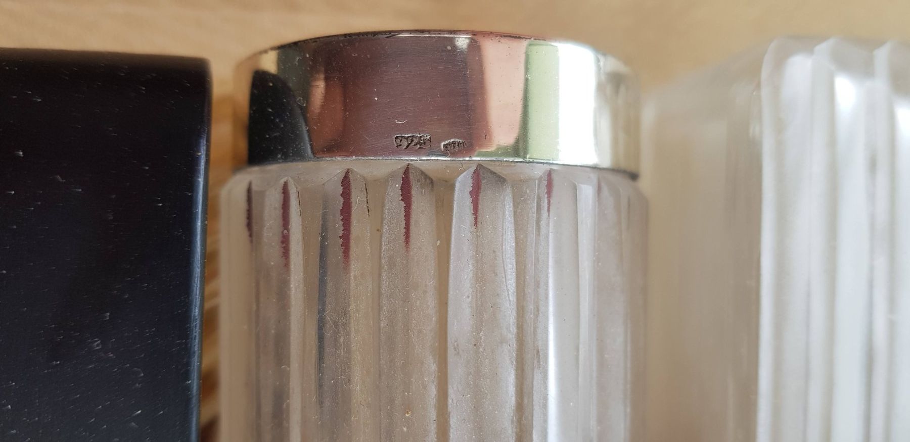 Custodie per cosmetici: Kosmetiktasche Necessaire Silber Vintage – Usato da Mörschwil venduto da wunderkiste44 8