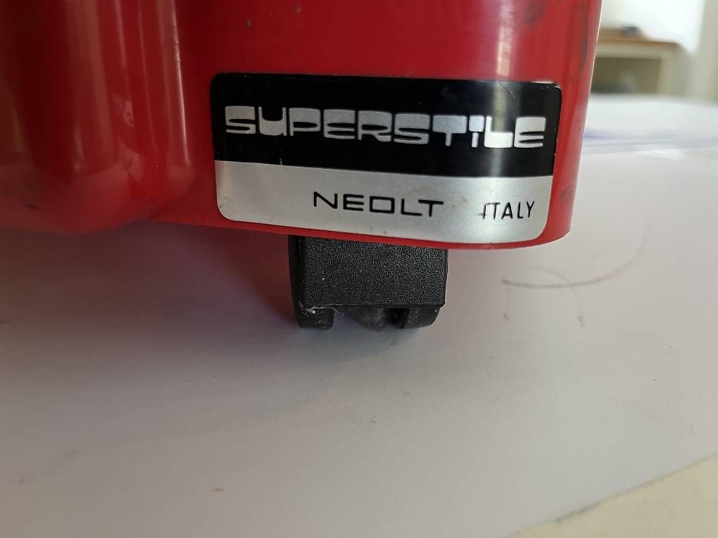 Banconi: 6 mobiletti della NEOLT Superstile, in diversi colori – Usato da Biasca venduto da ito76 2
