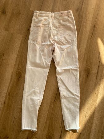 Pink skinny jeans