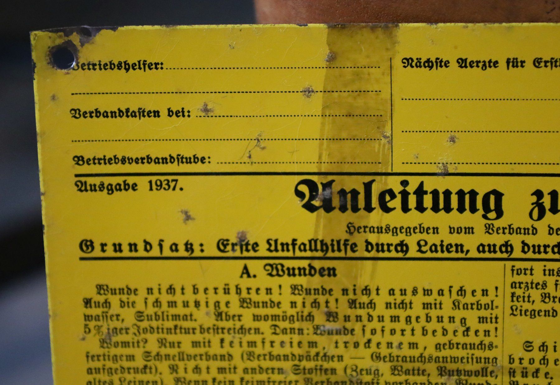 Insegne: Anleitung  zur ersten Hilfe 1937 – Usato da Birrwil venduto da brandschatz_birrwil 2