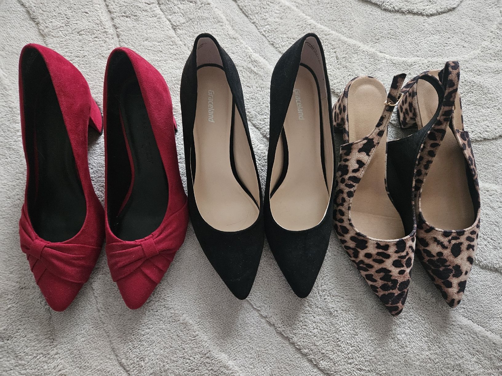 Scarpe da donna: 3 Set High heels/ Gr 39 – Usato da Baar venduto da BlackCat_13