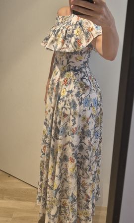 Schönes Sommerkleid 🌸 Blumenmuster Off-Shoulder Grösse S