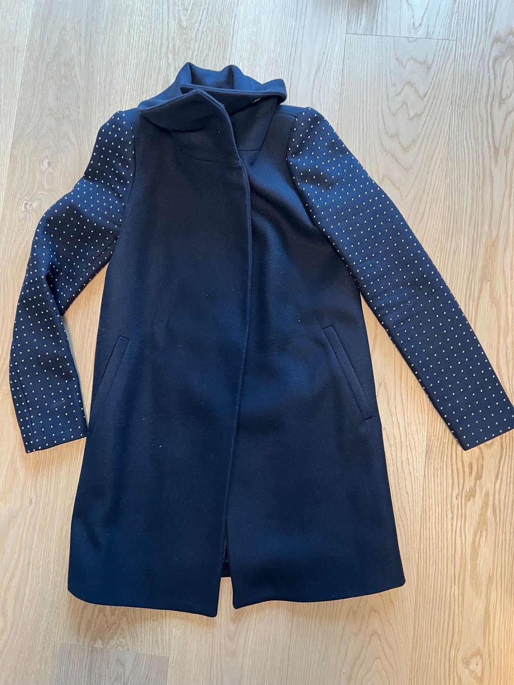 Zara Cappotti: Wollmantel von ZARA Gr. XS – Usato da Ennetbaden venduto da Katiusia 1