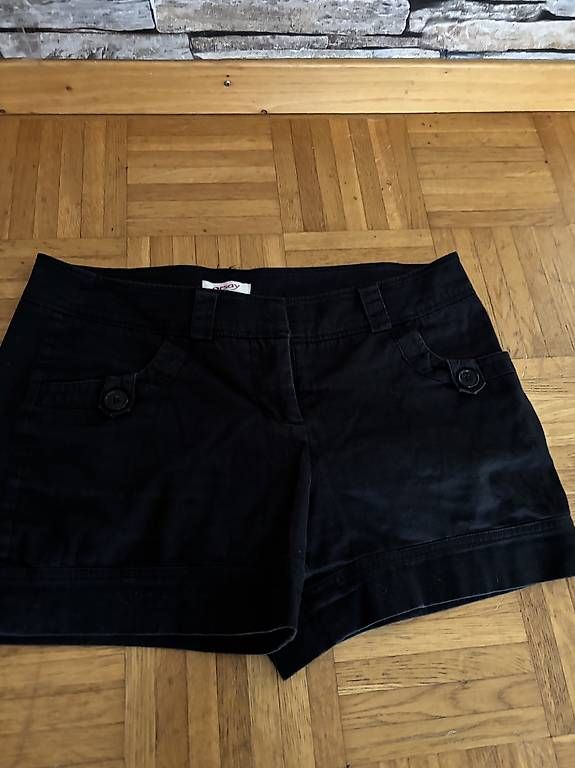 Pantaloni: Shorts schwarz Gr. 38 – Usato da Wettingen venduto da Hasta80