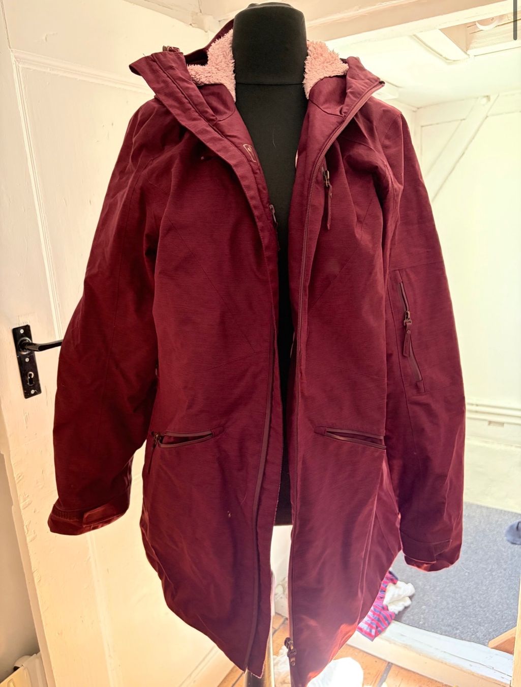 Giacche: Winterjacke bordeaux – Usato da Horgen venduto da Aimee86
