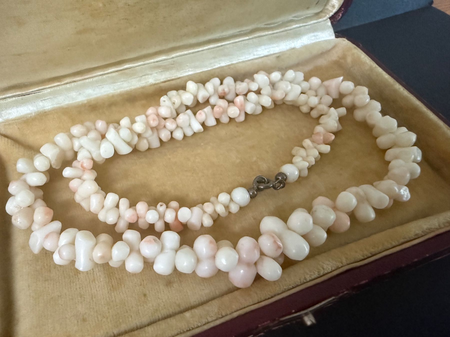 Catenine: Vintage Engelshaut Korallen Kette – Usato da Spiegel b. Bern venduto da Rogger72 2