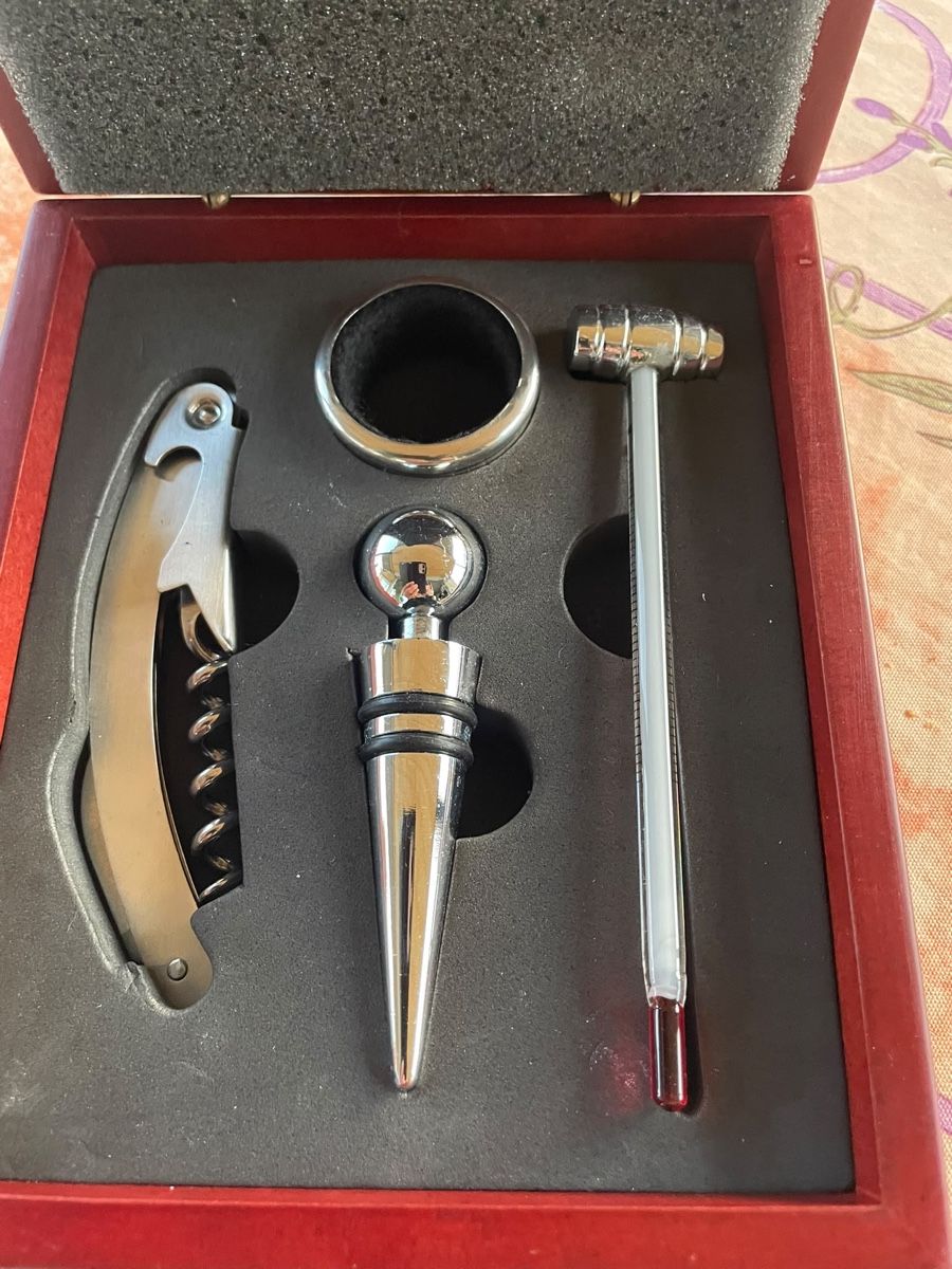Flaschenöffner & -verschlüsse: Tire bouchons dans son coffret – Neu und originalverpackt aus Colombier NE von mistigris007