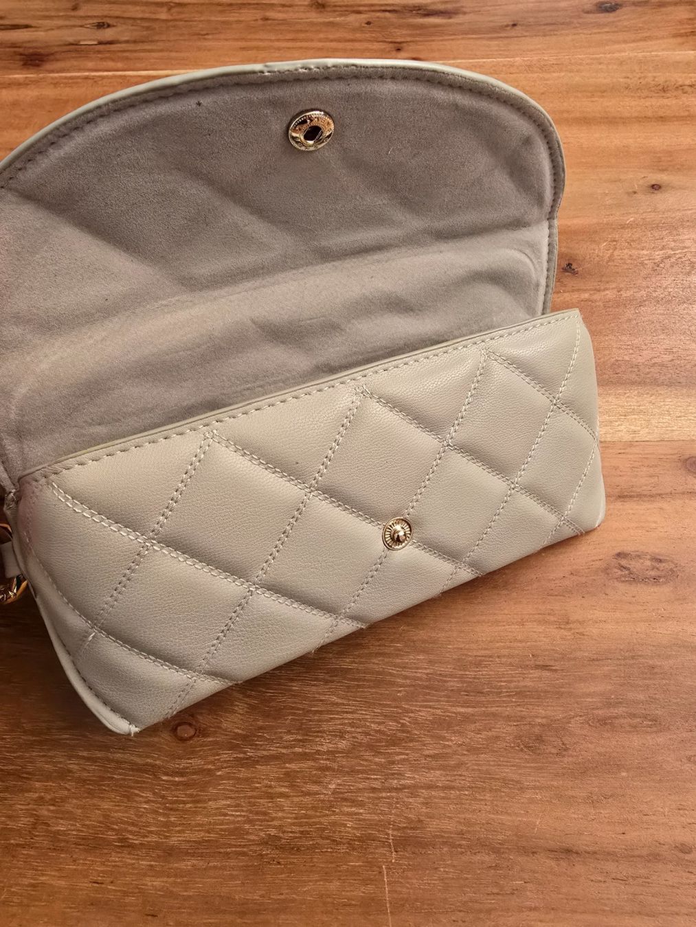 Altro in  Abbigliamento & Accessori: Damen Brillenetui/Brillen case – Usato da Alpnach Dorf venduto da ben_zb29 2