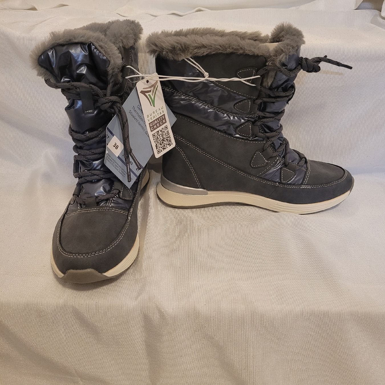 Damenschuhe: Damen Winterstiefel 38 neu – Neu (gemäss Beschreibung) aus Niederbuchsiten von klengyel 1