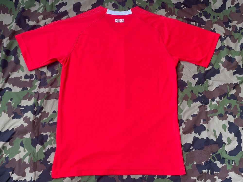 Puma Maillots de corps & Pantalons: 2018 Switzerland Puma Jersey World Cup Sz M – D'occasion à Lausanne par le_souk 1