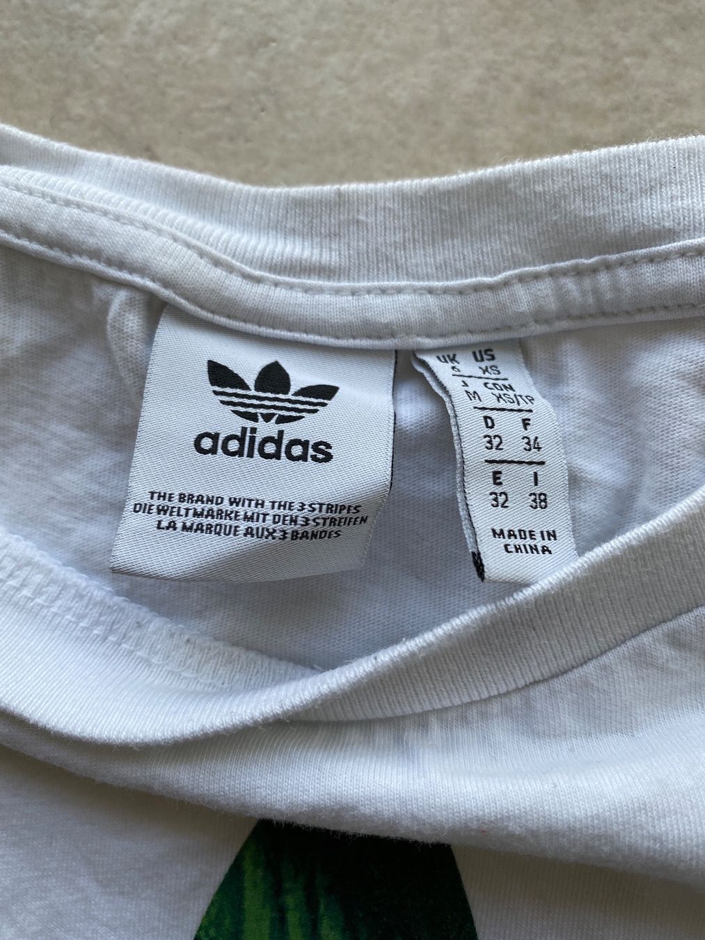 Adidas T-shirt: Adidas cropped T-shirt – Usato da Bolligen venduto da giu_2gf5 1