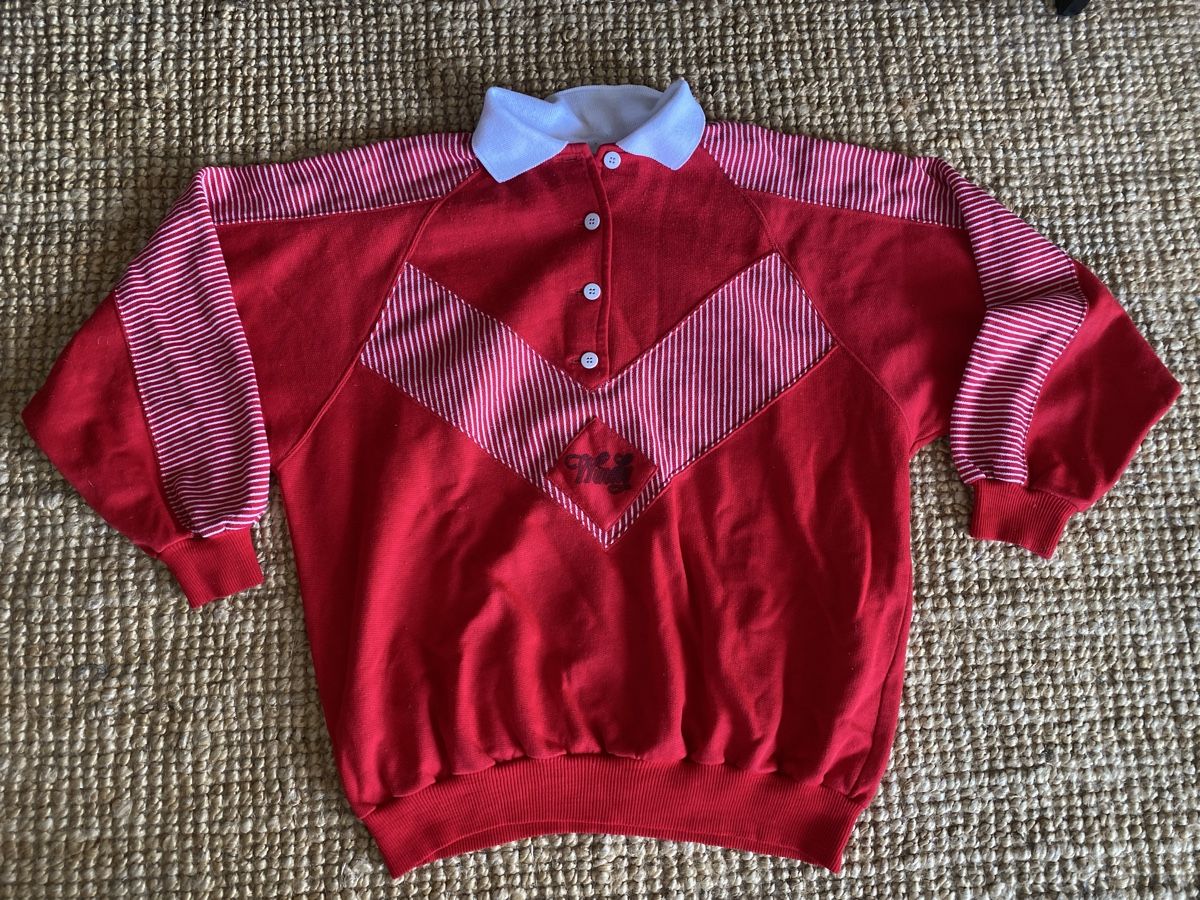Pullover & Sweatshirts: Vintage Pullover mit V-Muster und Logo, Grösse M, warm – Gebraucht aus Alosen von .AMEA.