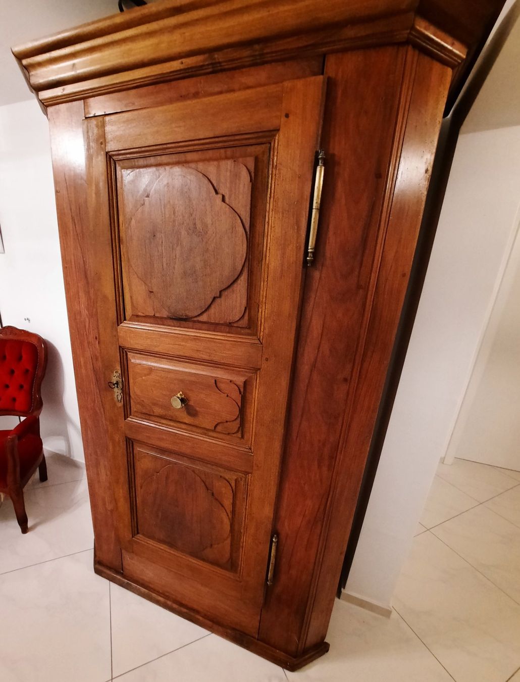 Armoires: alte antike Eichenholz Schrank – D'occasion à Uhwiesen par fel_5ghs 1