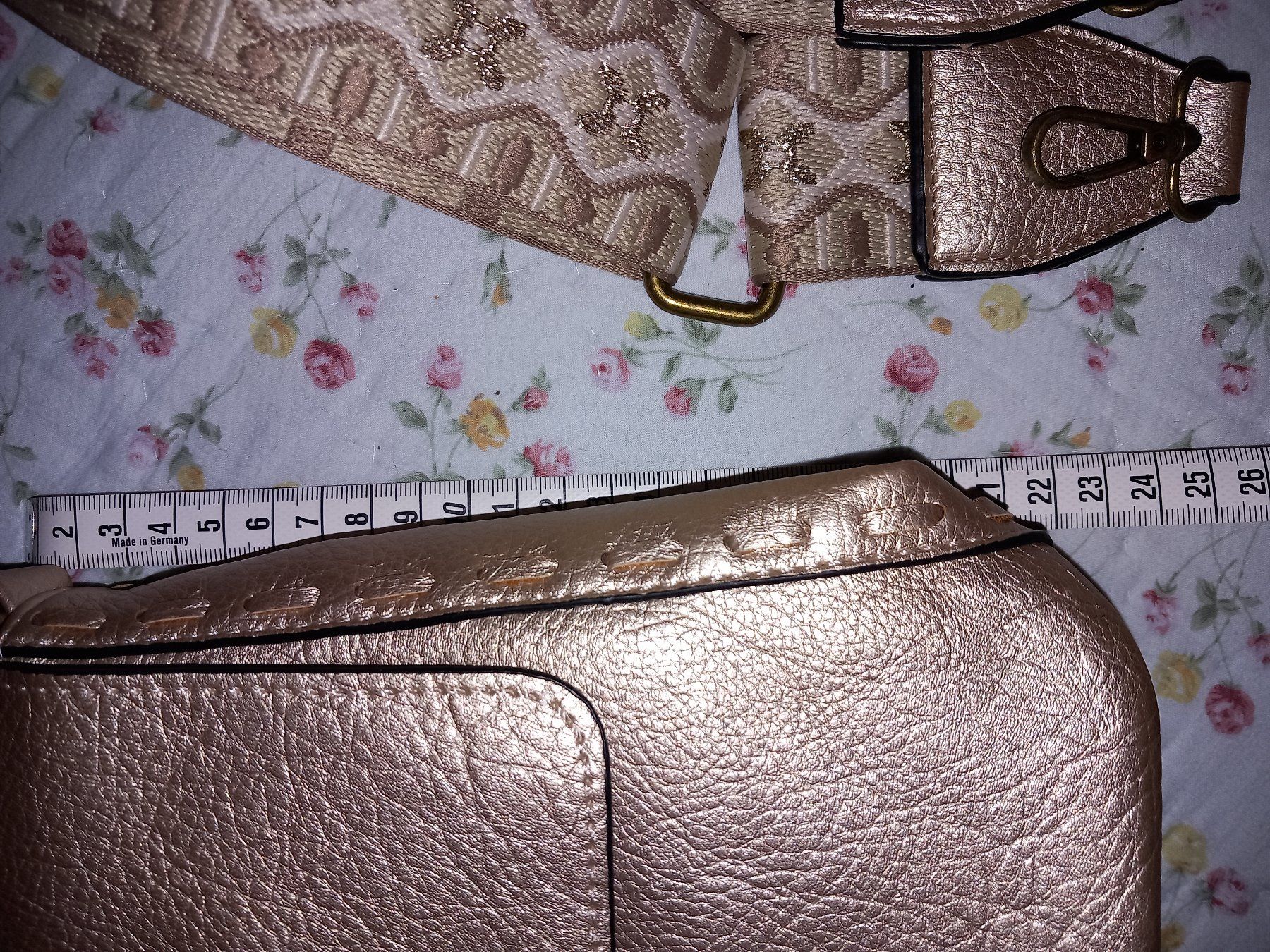 Taschen für Damen: schöne neue Handtasche gold – Gebraucht aus Maschwanden von summernight7 2
