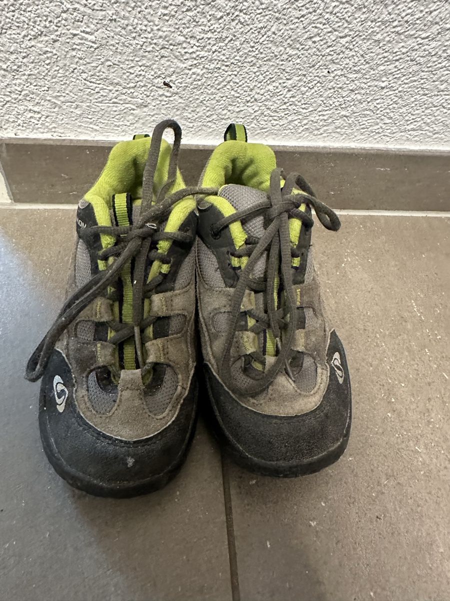 Salomon Scarpe per ragazzi: Salomon Wanderschuhe Grösse 33 – Usato da Busswil venduto da billib 1