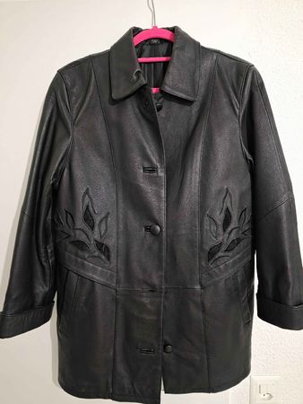 Elegante Echtlederjacke mit speziellem Design, Grösse 18/36