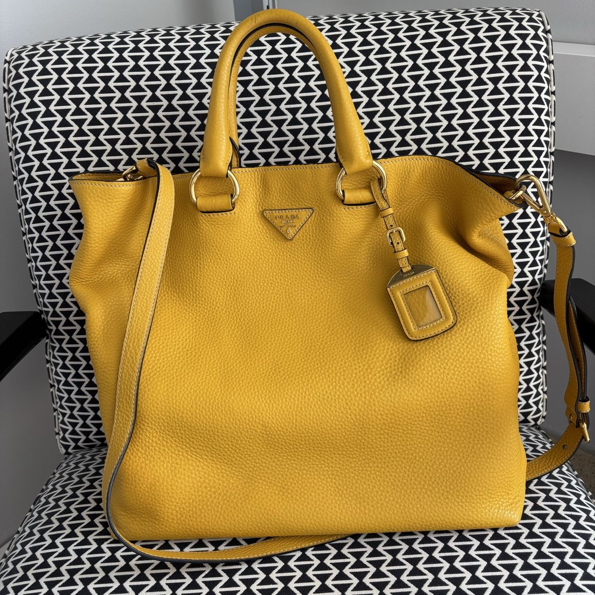 Prada Taschen für Damen: Prada Shopper – Gebraucht aus Biel/Bienne von Eiskristall08